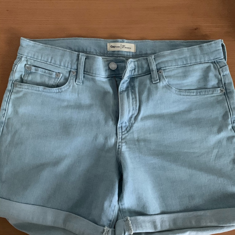 Gap roll Jean shorts